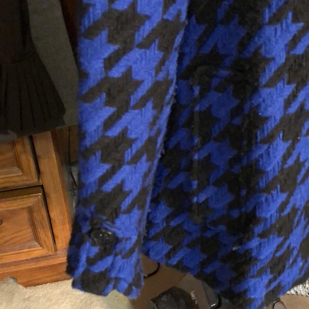 Large Herringbone Weave Button Front Jacket - image 2